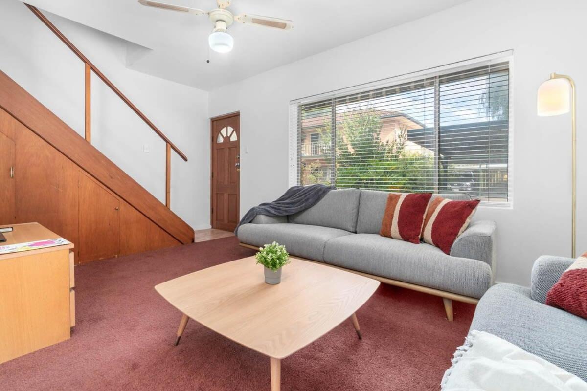 In Between City Sea & Airport - 2Br Vacation Home Plympton Exterior photo